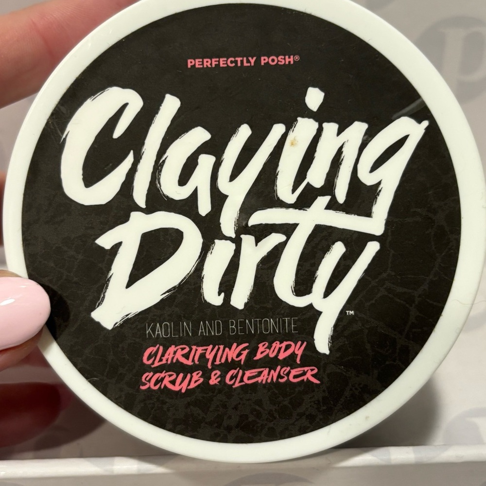 Perfectly Posh Claying Dirty Clarifying Scrub